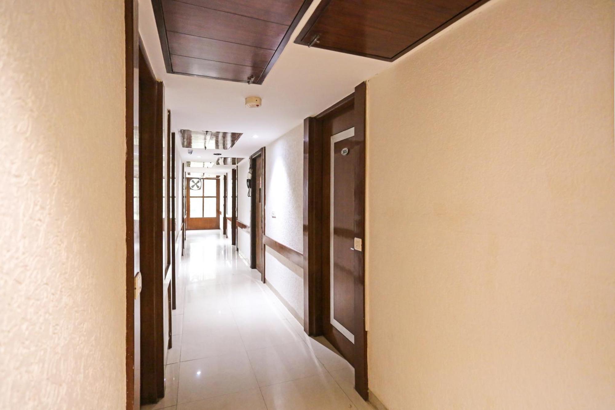 Hotel Silky Palace Near Igi Airportt New Delhi Exteriör bild