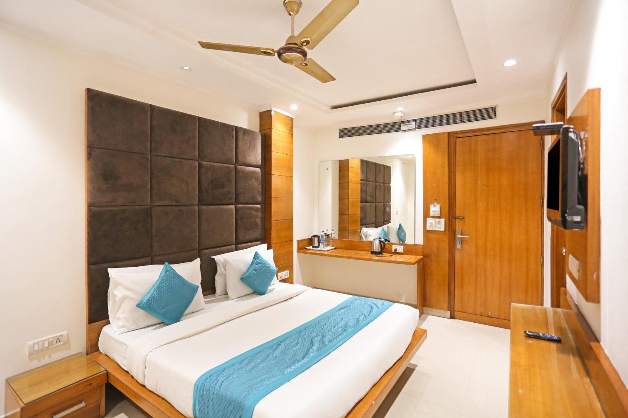 Hotel Silky Palace Near Igi Airportt New Delhi Exteriör bild