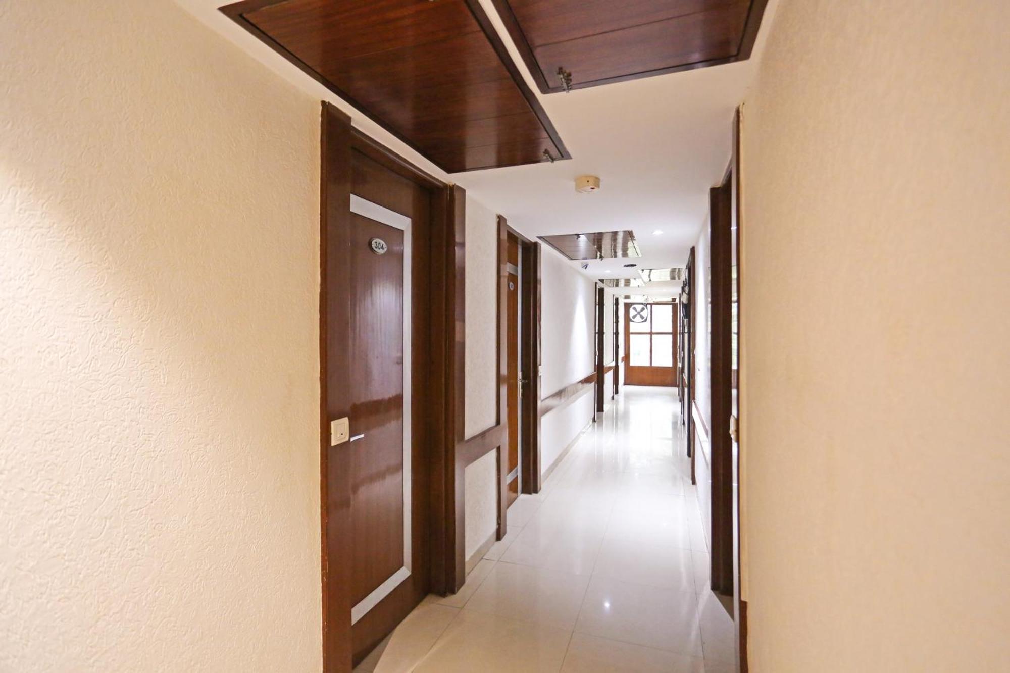 Hotel Silky Palace Near Igi Airportt New Delhi Exteriör bild