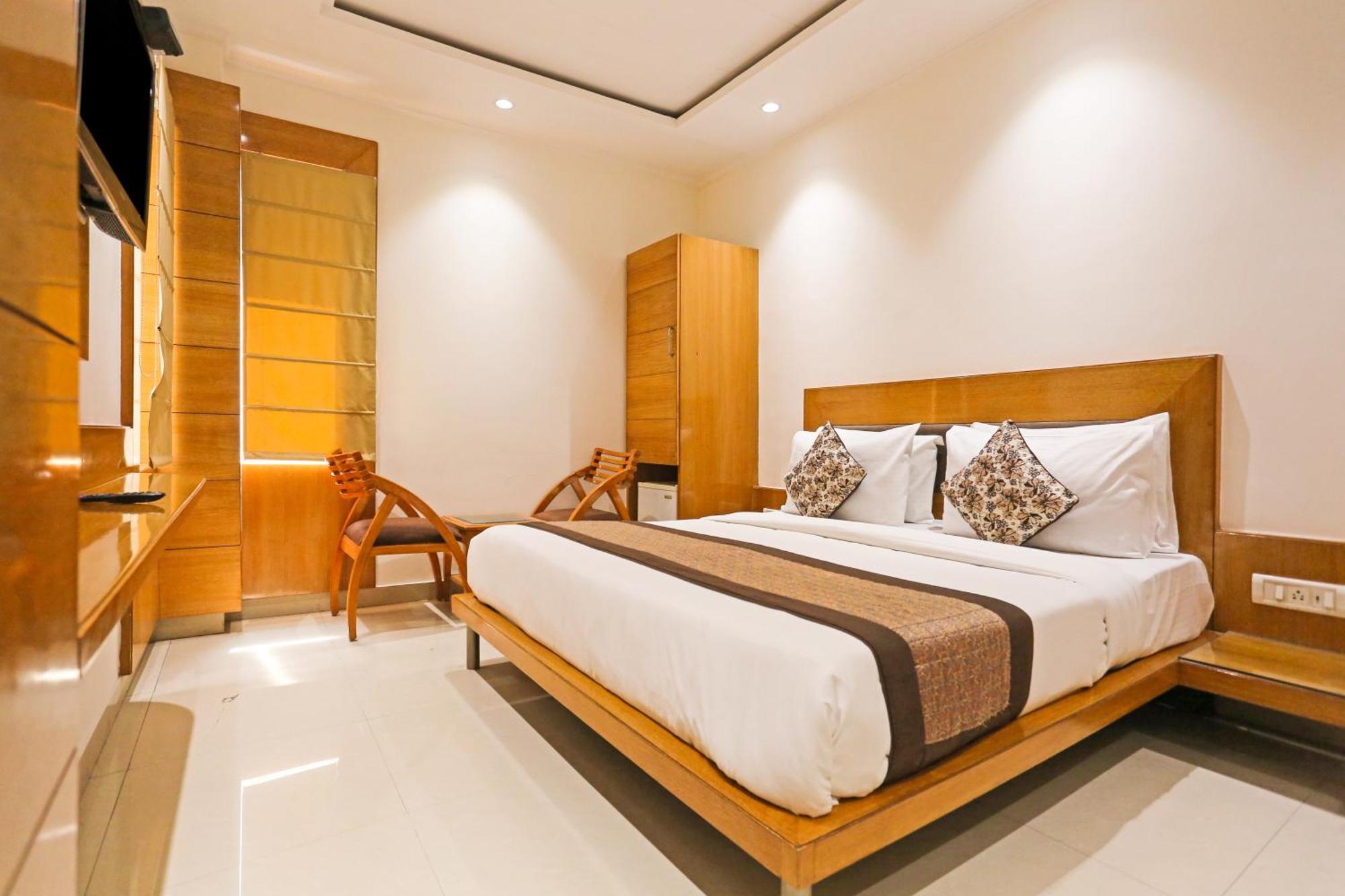 Hotel Silky Palace Near Igi Airportt New Delhi Exteriör bild
