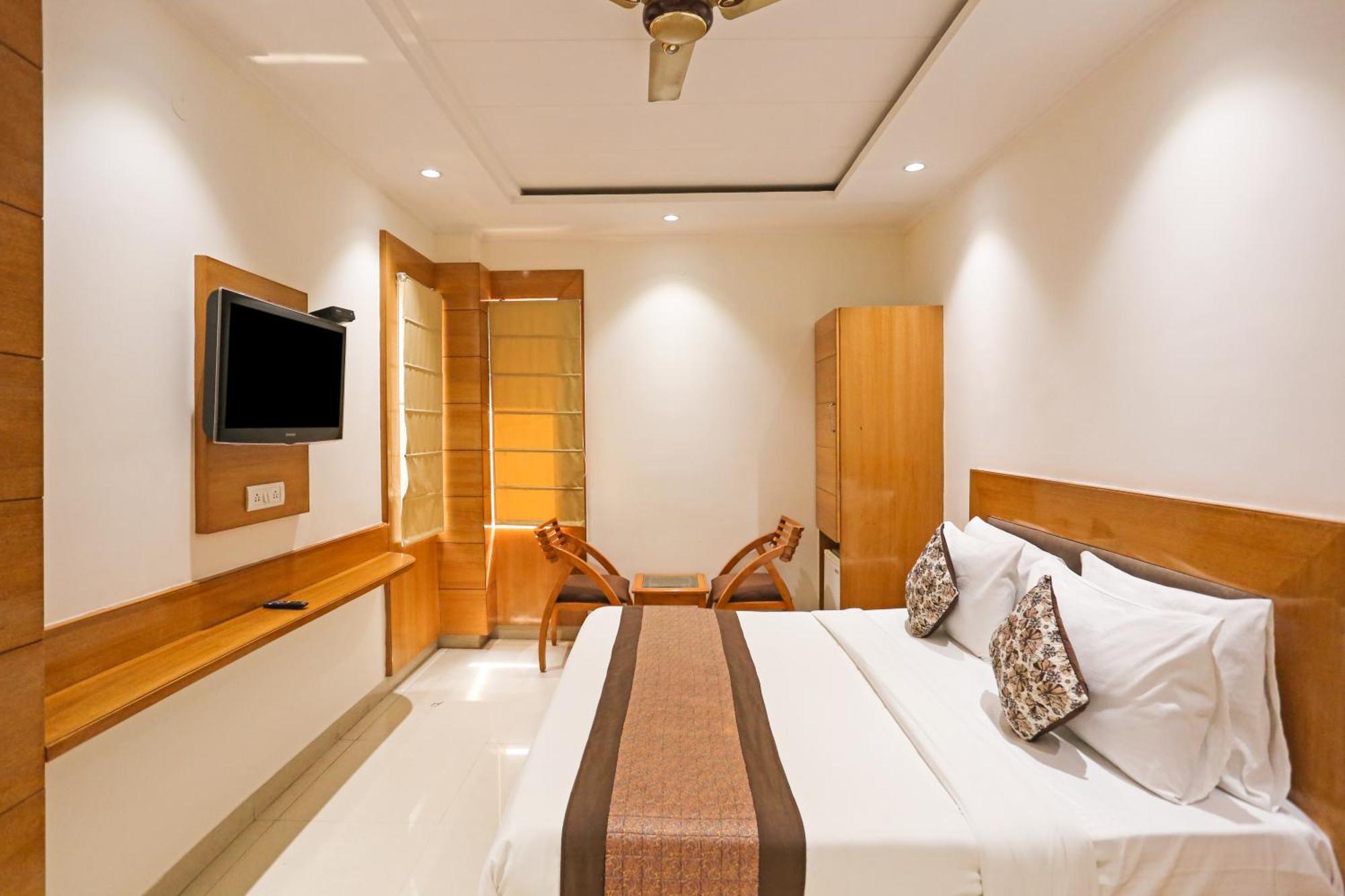 Hotel Silky Palace Near Igi Airportt New Delhi Exteriör bild