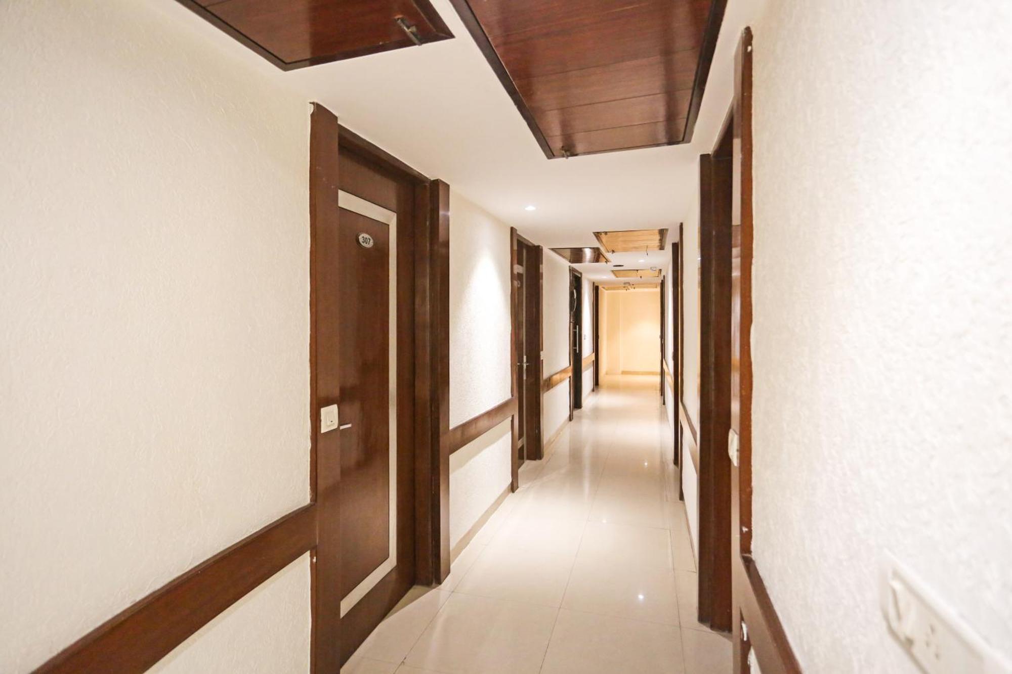 Hotel Silky Palace Near Igi Airportt New Delhi Exteriör bild