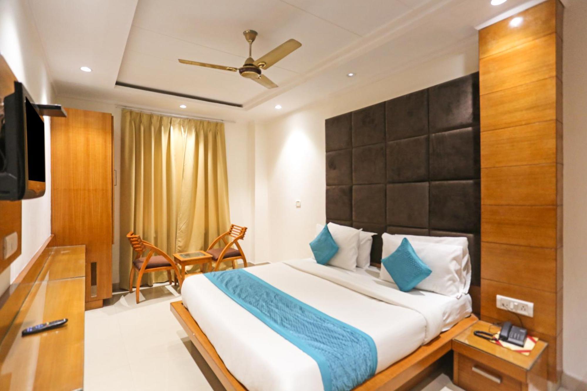 Hotel Silky Palace Near Igi Airportt New Delhi Exteriör bild