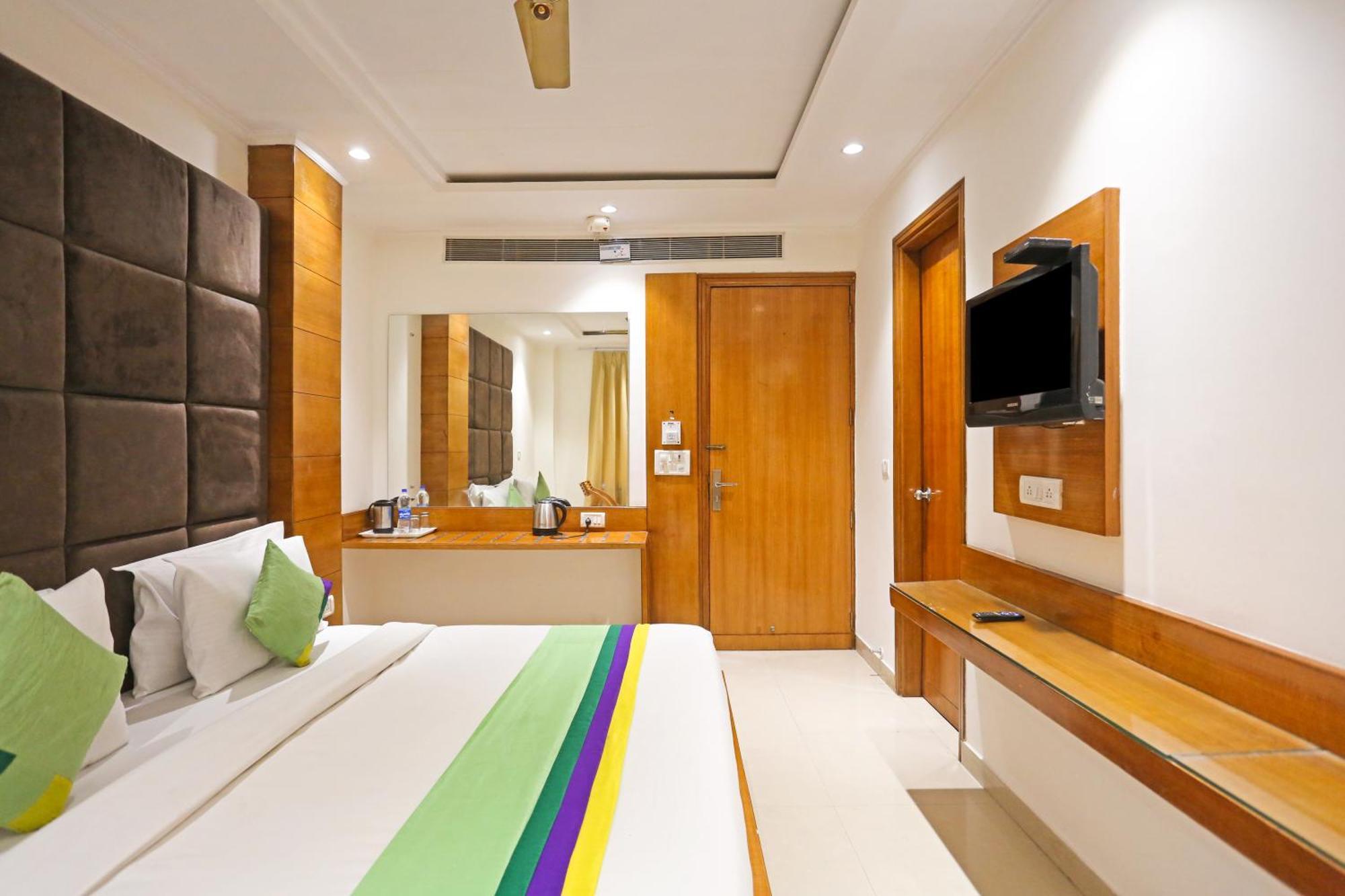 Hotel Silky Palace Near Igi Airportt New Delhi Exteriör bild