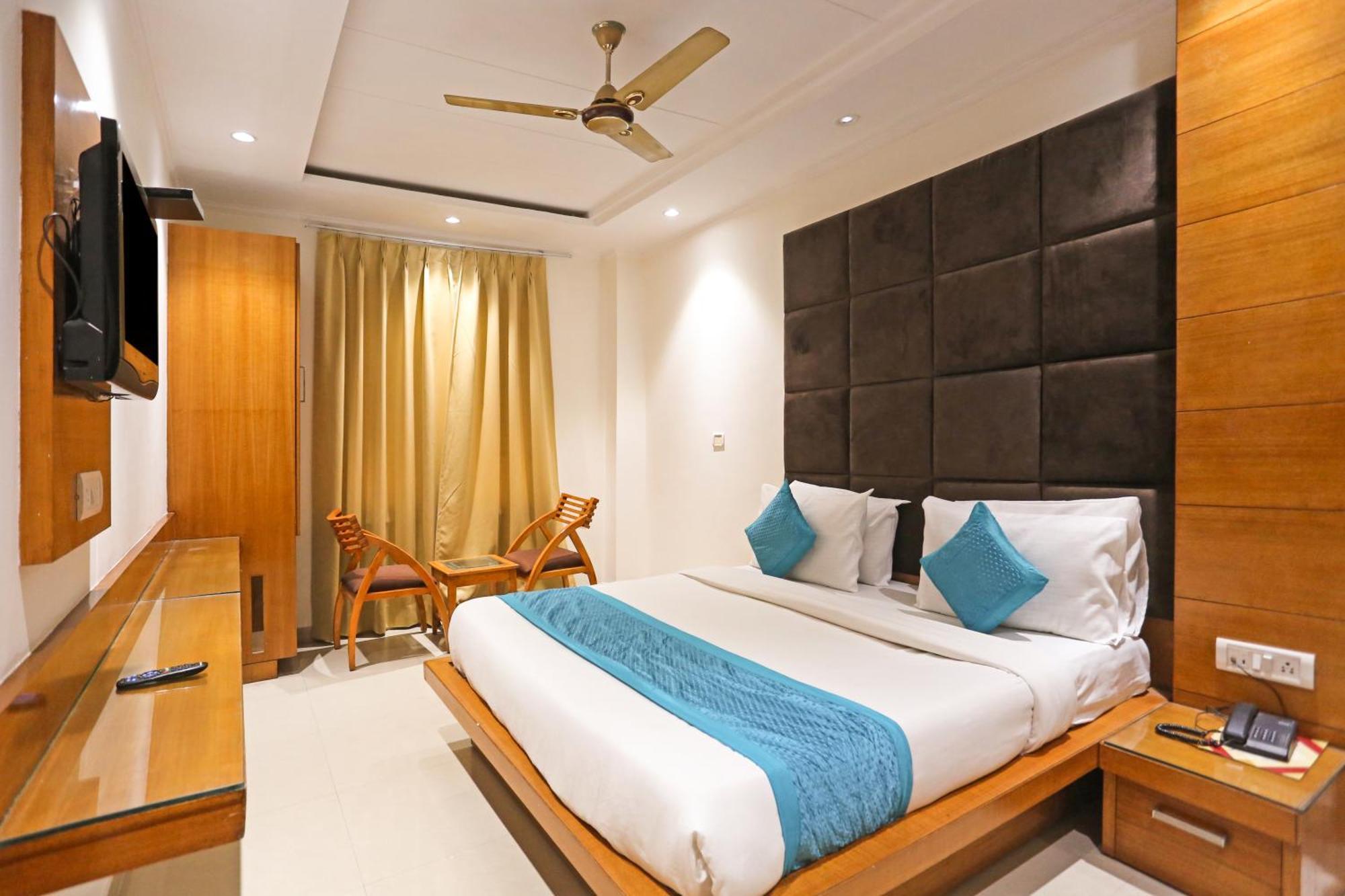 Hotel Silky Palace Near Igi Airportt New Delhi Exteriör bild