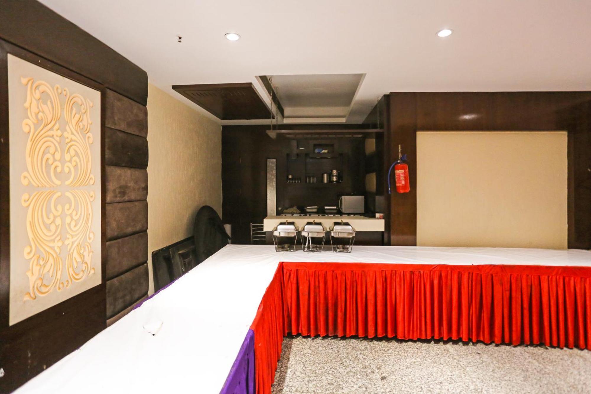 Hotel Silky Palace Near Igi Airportt New Delhi Exteriör bild