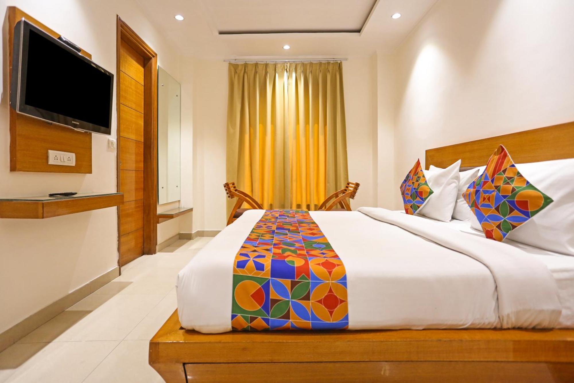 Hotel Silky Palace Near Igi Airportt New Delhi Exteriör bild
