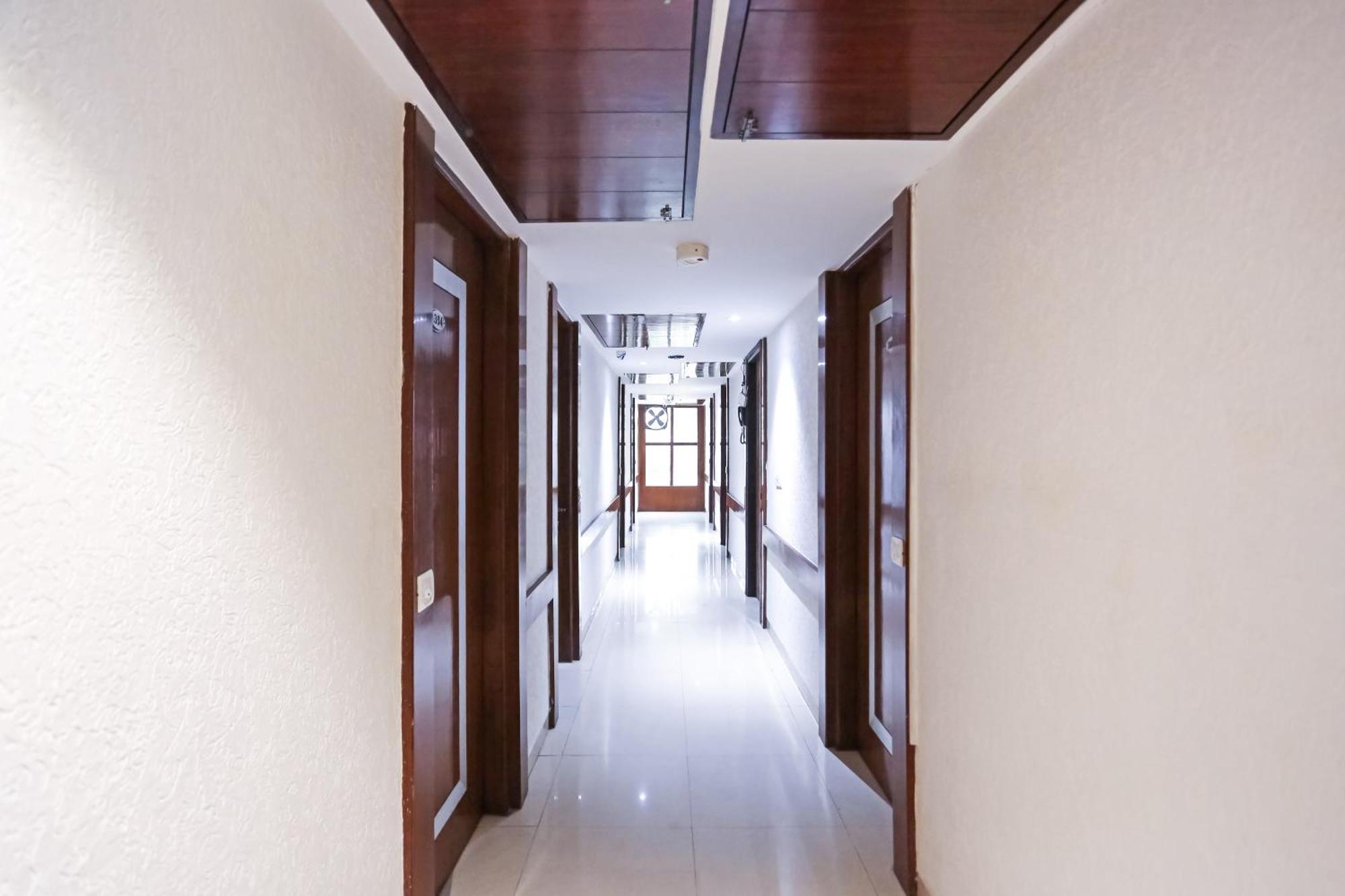 Hotel Silky Palace Near Igi Airportt New Delhi Exteriör bild