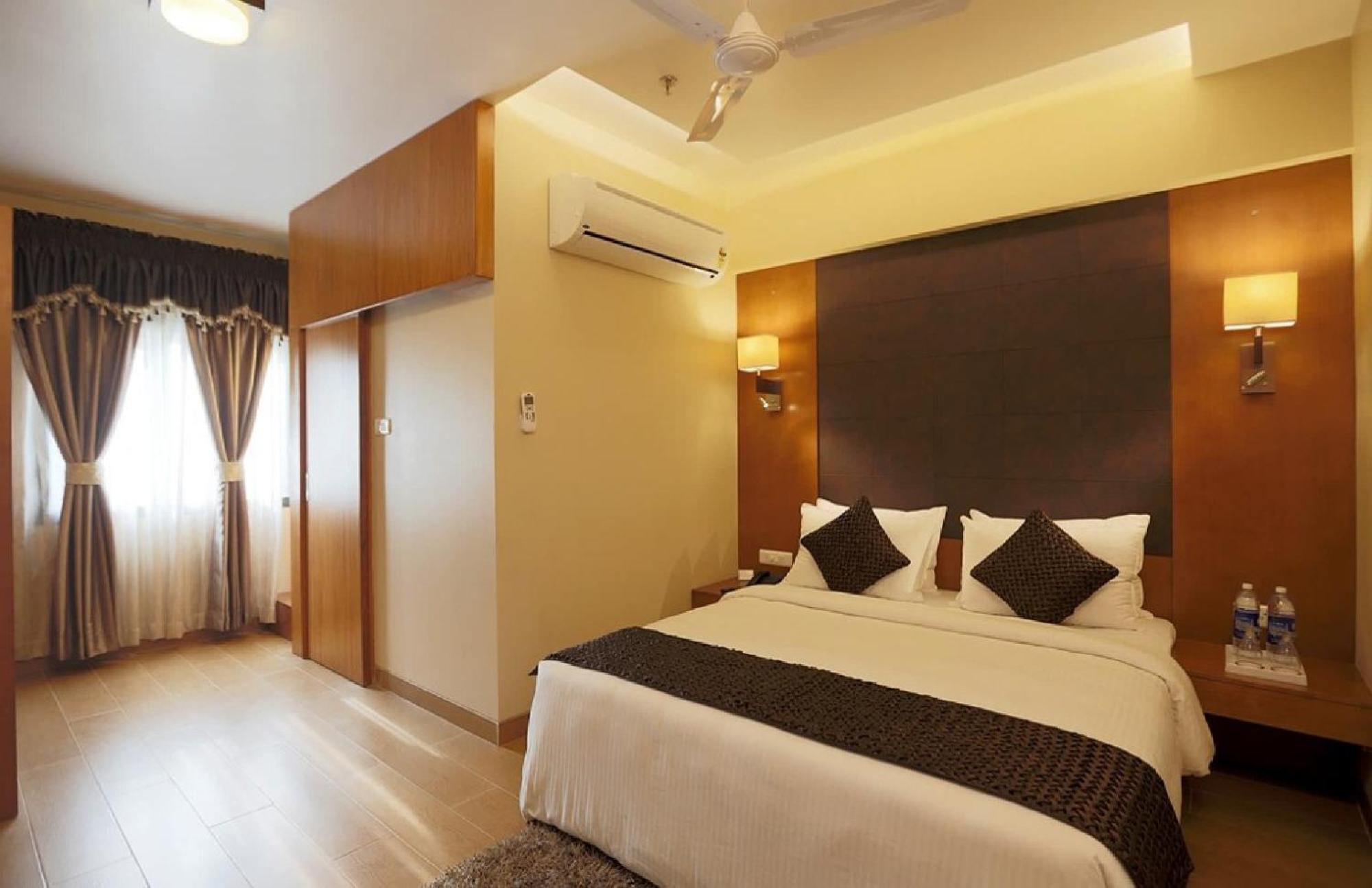 Hotel Silky Palace Near Igi Airportt New Delhi Exteriör bild