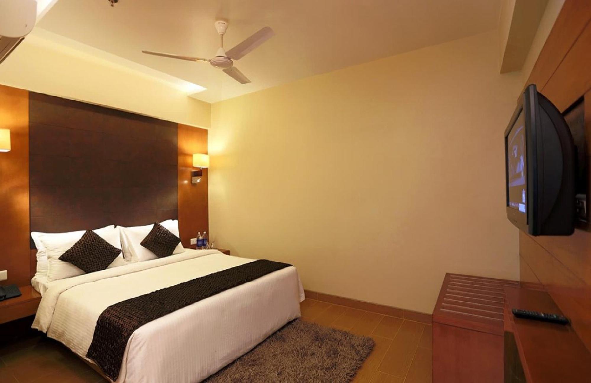 Hotel Silky Palace Near Igi Airportt New Delhi Exteriör bild